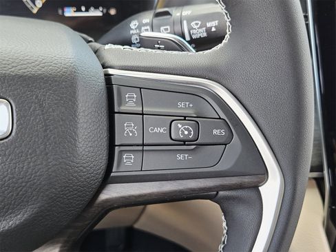 New 2025 Jeep Grand Cherokee Limited image 29