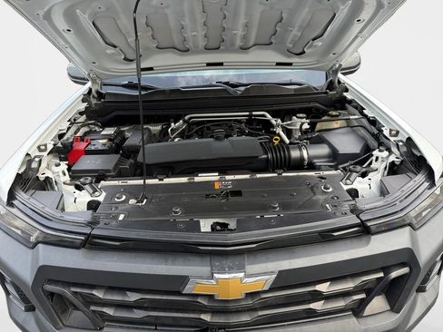 Used 2024 Chevrolet Colorado W/T AWD/4WD image 23