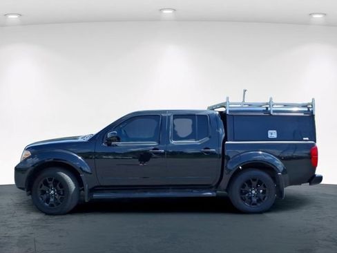 Used 2021 Nissan Frontier SV w/ Midnight Edition Floor Mats AWD/4WD image 10