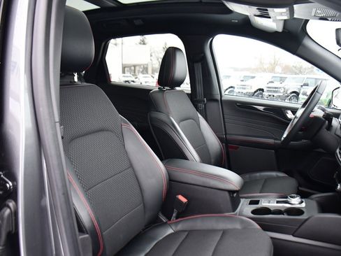 Used 2023 Ford Escape ST-Line image 16