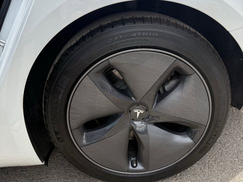 Used 2020 Tesla Model 3 Standard Range RWD image 10