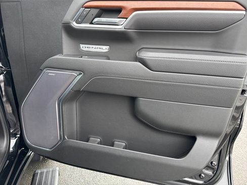 Used 2023 GMC Sierra 1500 Denali w/ Denali Reserve Package image 9