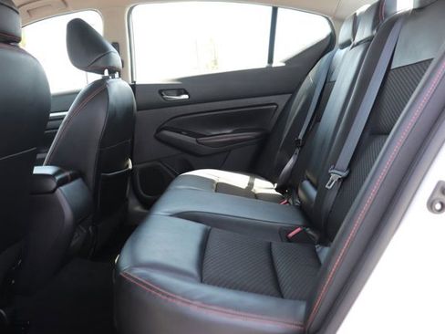 Used 2024 Nissan Altima 2.5 SR FWD image 14