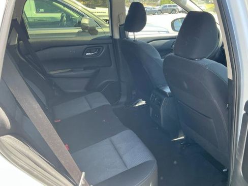 Used 2024 Nissan Rogue SV image 23