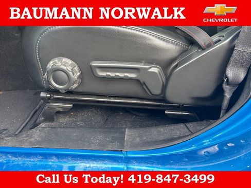 Used 2023 Jeep Gladiator Rubicon w/ Cold Weather Group AWD/4WD image 16
