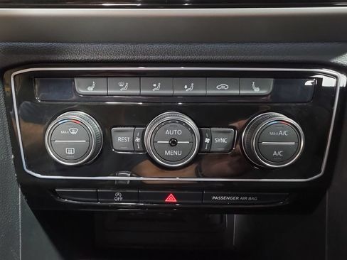 Used 2023 Volkswagen Atlas SEL R-Line AWD/4WD image 23
