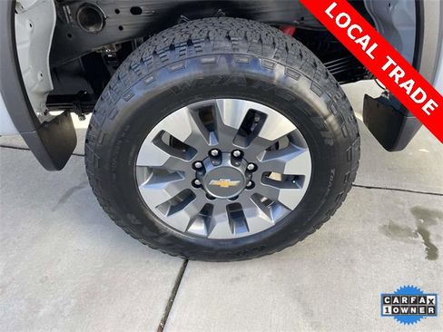 Used 2024 Chevrolet Silverado 2500 Custom w/ Custom Convenience Package image 10