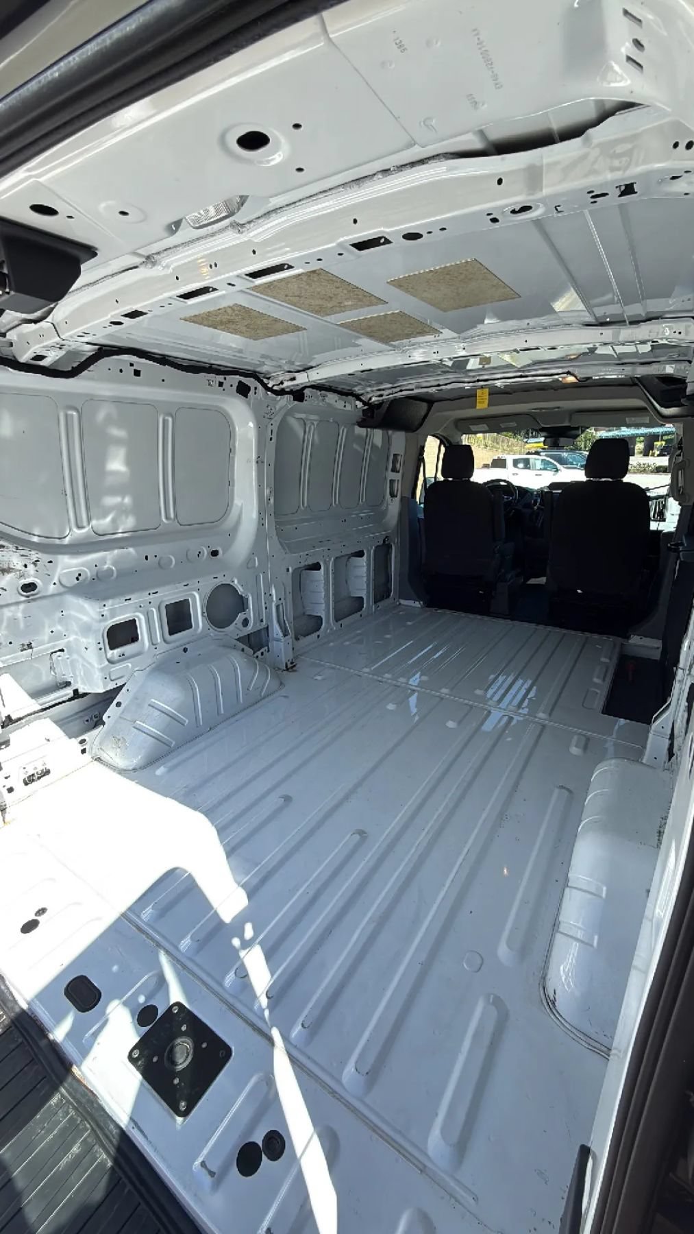 Used 2016 Ford Transit 150 130 Low Roof RWD image 14
