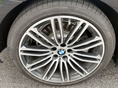 Used 2019 BMW 530i xDrive w/ M Sport Package AWD/4WD image 14