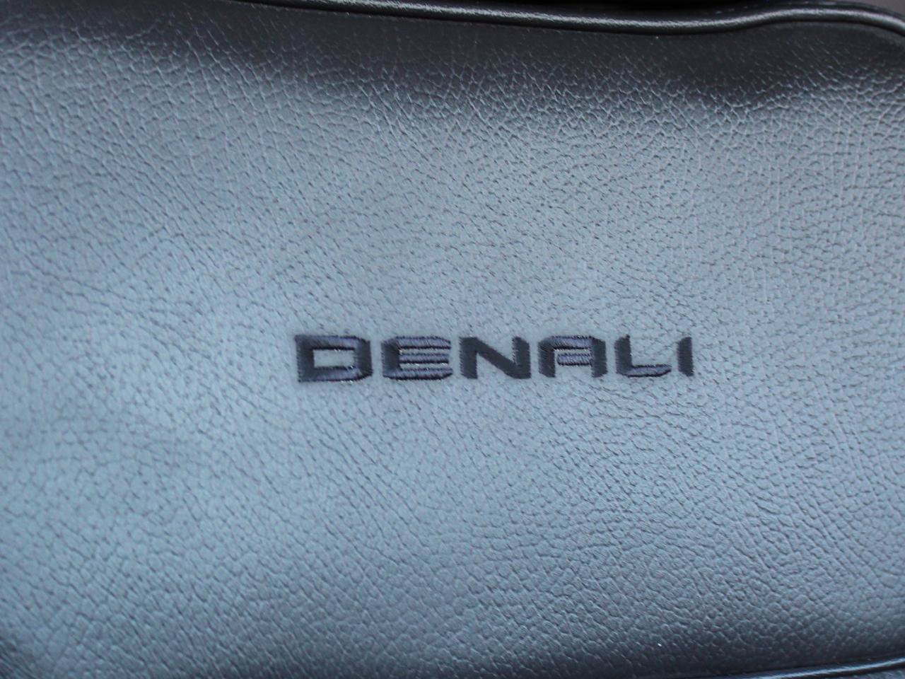 Used 2025 GMC Yukon Denali AWD/4WD image 43