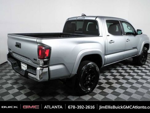 Used 2022 Toyota Tacoma SR5 AWD/4WD image 3