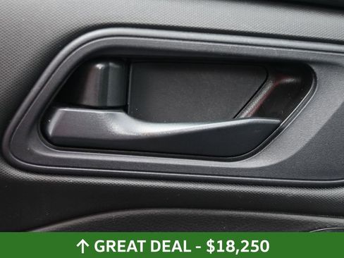 Used 2024 Nissan Rogue S image 21