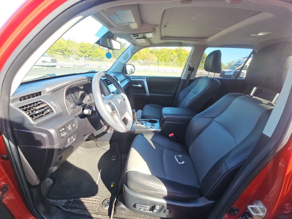 Used 2022 Toyota 4Runner SR5 Premium w/ Moonroof Package RWD image 18