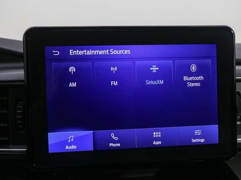 Used 2020 Ford Explorer XLT w/ Equipment Group 202A AWD/4WD image 23