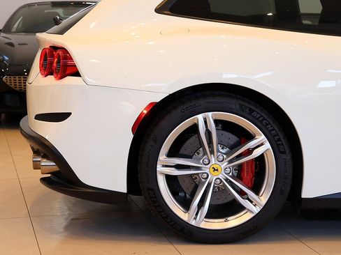 Certified 2018 Ferrari GTC4Lusso V12 image 50