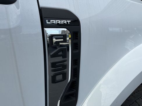 Used 2024 Ford F450 Lariat image 7