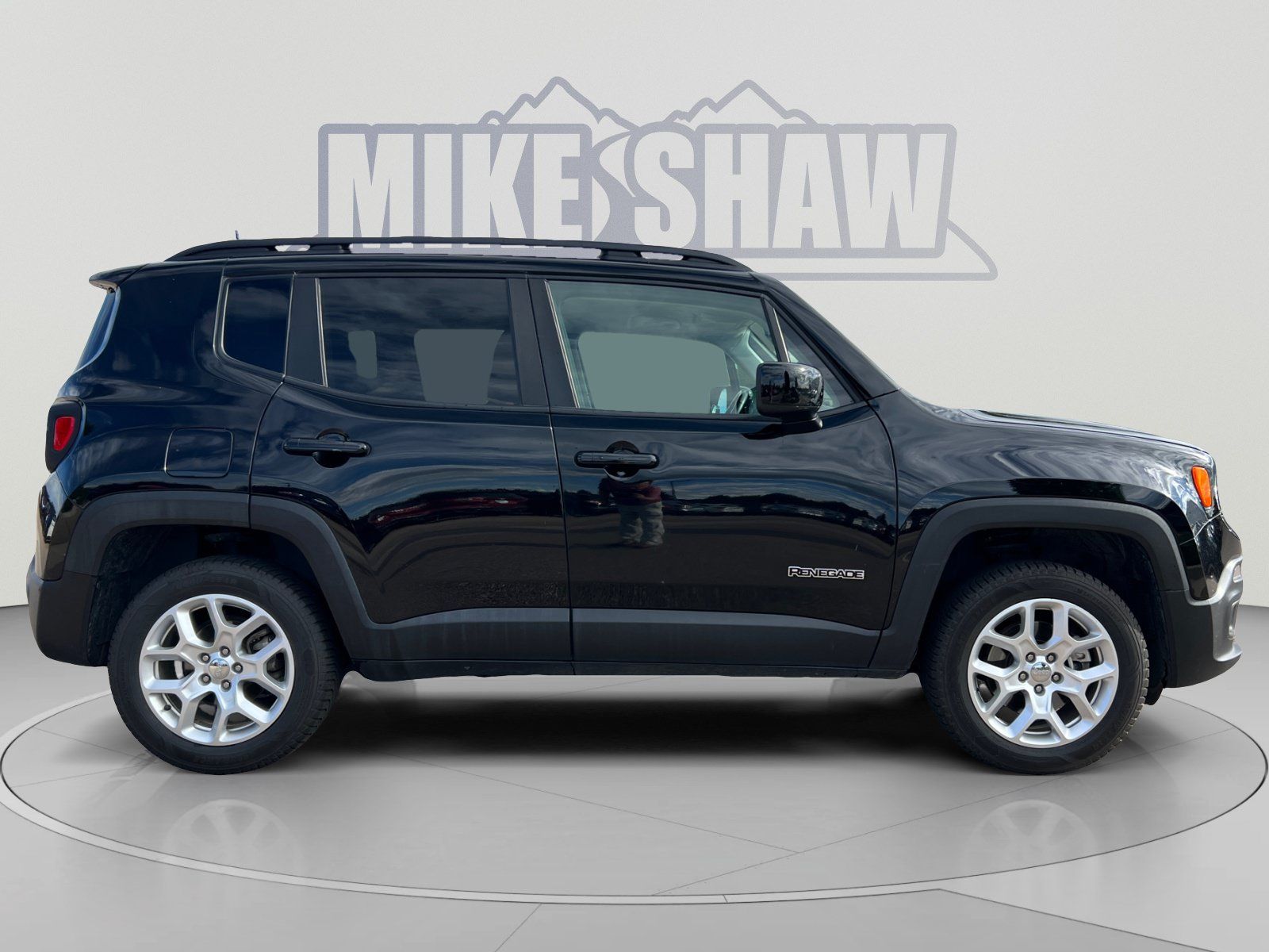Used 2018 Jeep Renegade Latitude w/ Cold Weather Group AWD/4WD image 6
