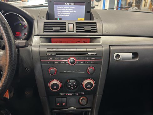 Used 2006 MAZDA MAZDA3 s Grand Touring FWD image 25