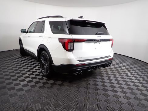 Used 2025 Ford Explorer ST image 12