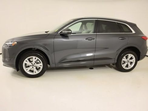 Certified 2025 Audi Q5 Premium w/ Convenience Package AWD/4WD image 2