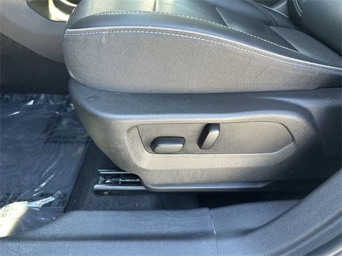 Used 2023 Buick Envision Essence image 14