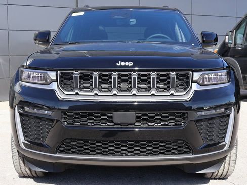 New 2026 Jeep Grand Cherokee L Limited w/ Trailer Tow Package AWD/4WD image 7