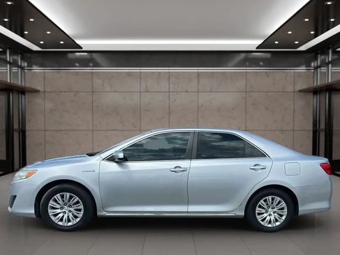 Used 2012 Toyota Camry LE FWD image 4