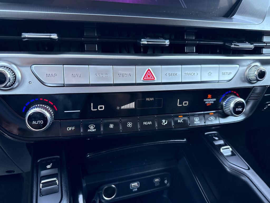 Used 2025 Kia Telluride S AWD/4WD image 17