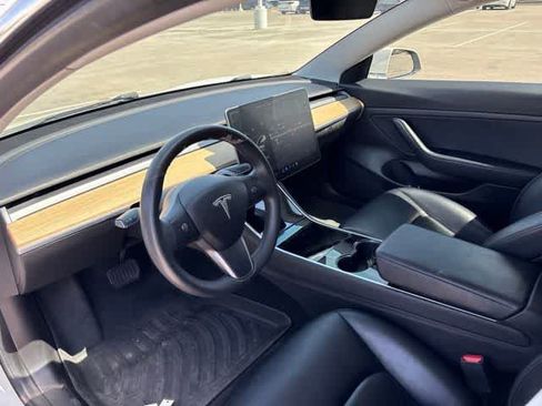 Used 2020 Tesla Model 3 Standard Range Plus RWD image 9