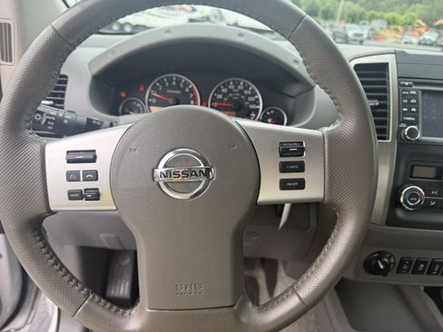 Used 2013 Nissan Frontier SL AWD/4WD image 18