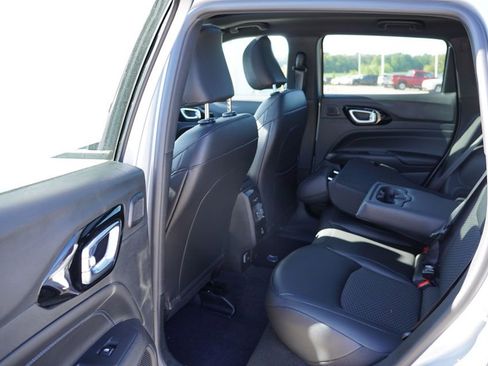 New 2025 Jeep Compass Latitude w/ Sun & Sound Group image 11