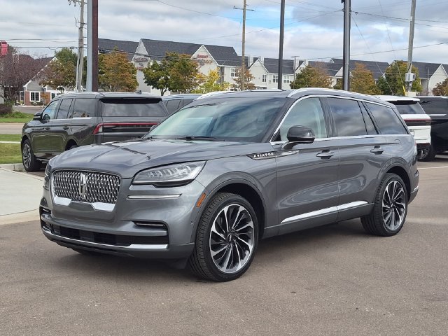 Used 2024 Lincoln Aviator Reserve w/ Equipment Group 201A AWD/4WD image 1