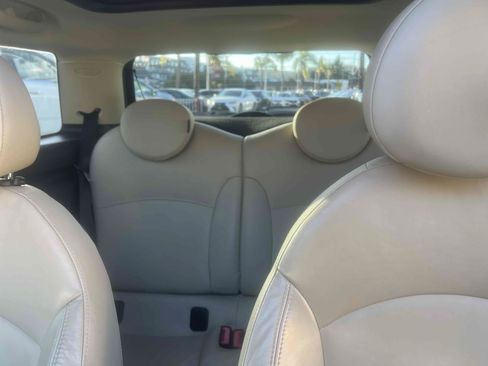 Used 2011 MINI Cooper Hardtop FWD image 9