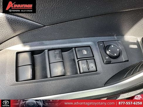 Used 2021 Toyota RAV4 LE AWD/4WD image 21