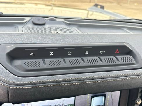 New 2025 Ford Bronco Badlands AWD/4WD image 7