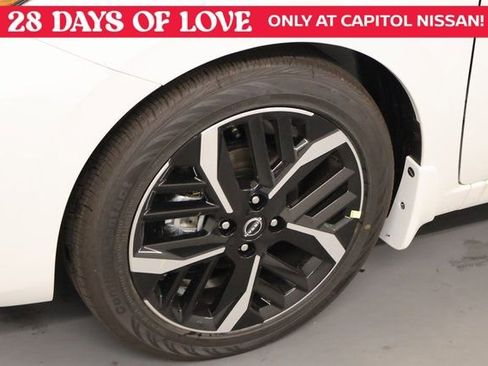 New 2025 Nissan Versa SR w/ Trunk Package image 8