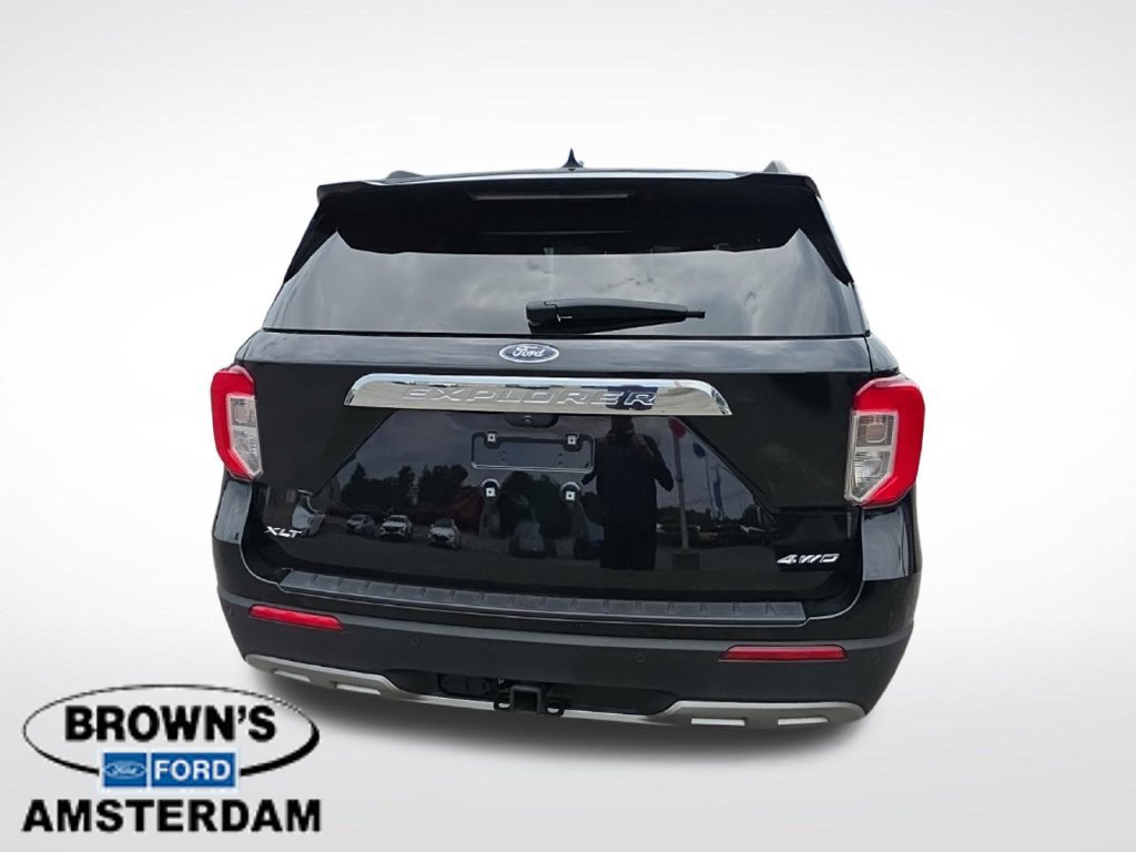 Used 2022 Ford Explorer XLT w/ Equipment Group 202A AWD/4WD image 8