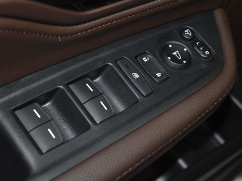 Used 2025 Honda Odyssey Elite image 6