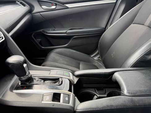 Used 2020 Honda Civic Sport image 11