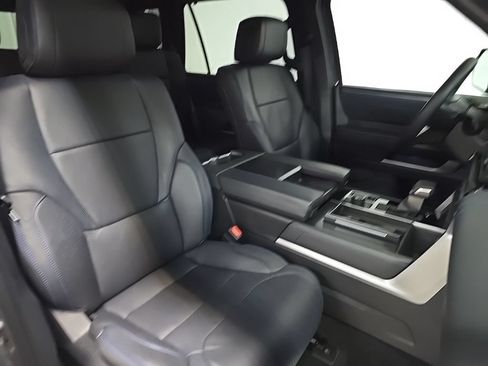 Used 2024 Toyota Sequoia Platinum AWD/4WD image 17