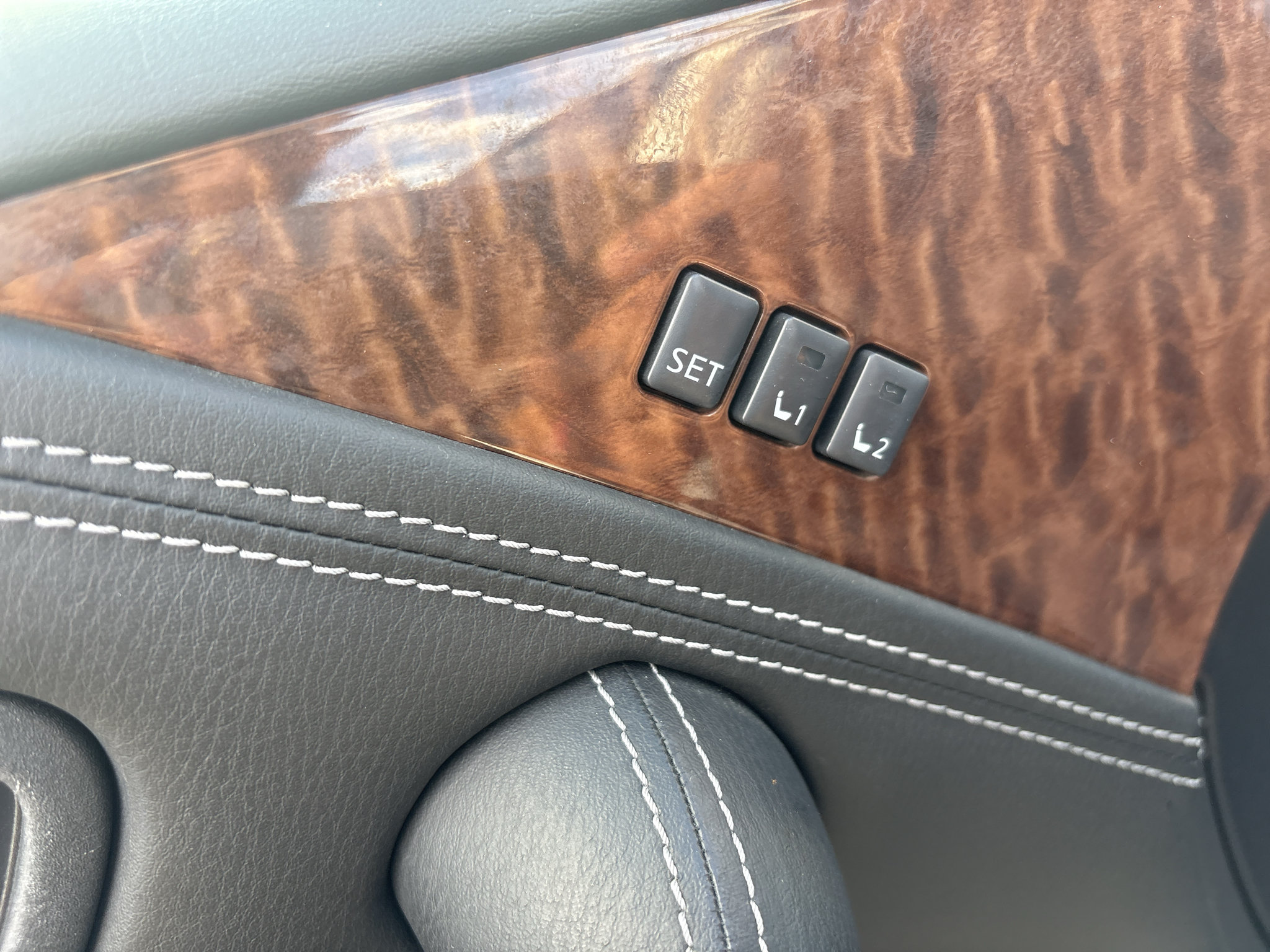 Used 2017 Nissan Armada Platinum w/ Captain Seat Package AWD/4WD image 17
