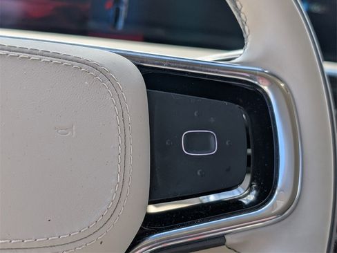 Used 2024 Lincoln Nautilus Premier image 25