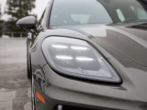 Certified 2024 Porsche Panamera 4 image 13