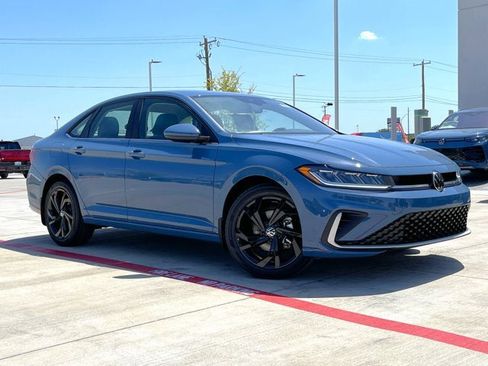 New 2025 Volkswagen Jetta SE image 6