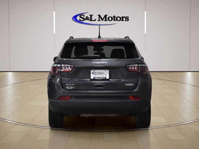 Used 2024 Jeep Compass Latitude AWD/4WD image 7