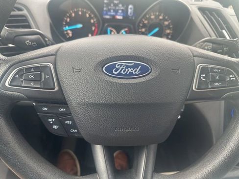Used 2018 Ford Escape SE image 11
