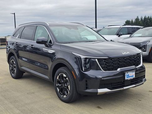 New 2026 Kia Sorento S image 3