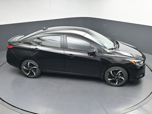 New 2025 Nissan Versa SR w/ Trunk Package FWD image 31