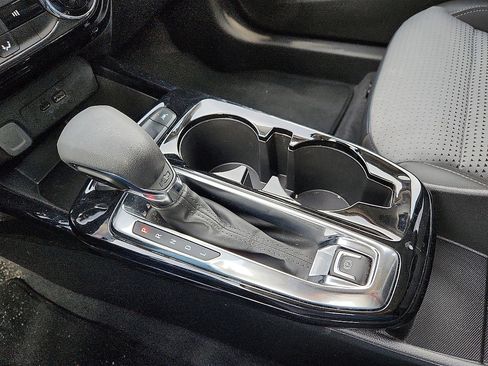 Used 2025 Chevrolet Trax LT image 12