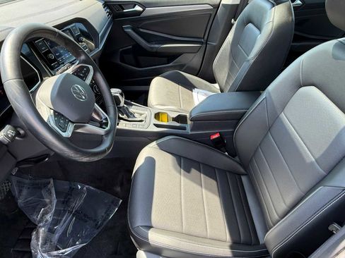 Certified 2023 Volkswagen Jetta SE FWD image 15